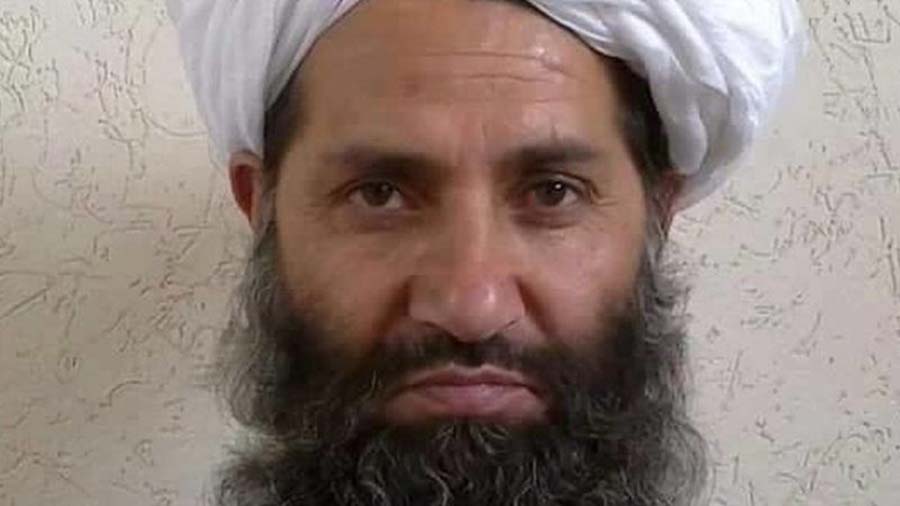 Líder do Talebã, Mawlawi Hibatullah Akhundzada emitiu decisões favoráveis a punições islâmicas, como execuções públicas de assassinos e adúlteros condenados e amputações de condenados por roubo (Foto: Afghan Islamic Press)